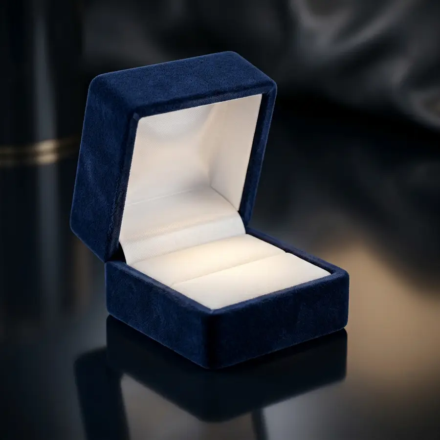 velvetringboxopened